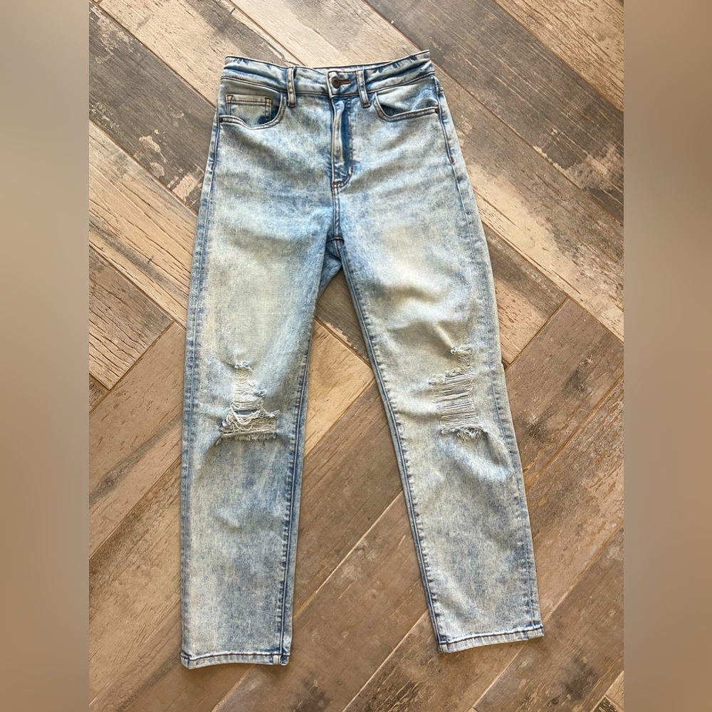 Sneak Peek Jeans